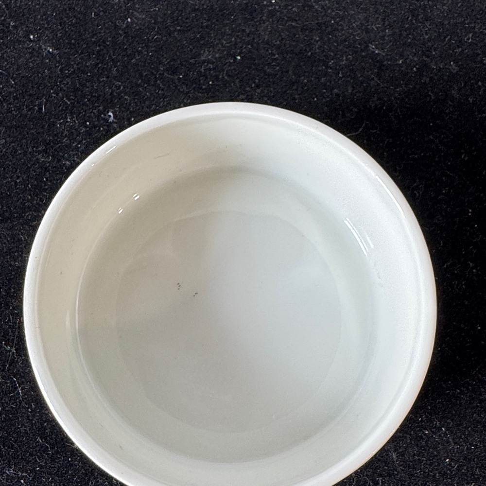 Vintage Limoges porcelain trinket box, likely a jewelry or keepsake box - Picture 4 of 5